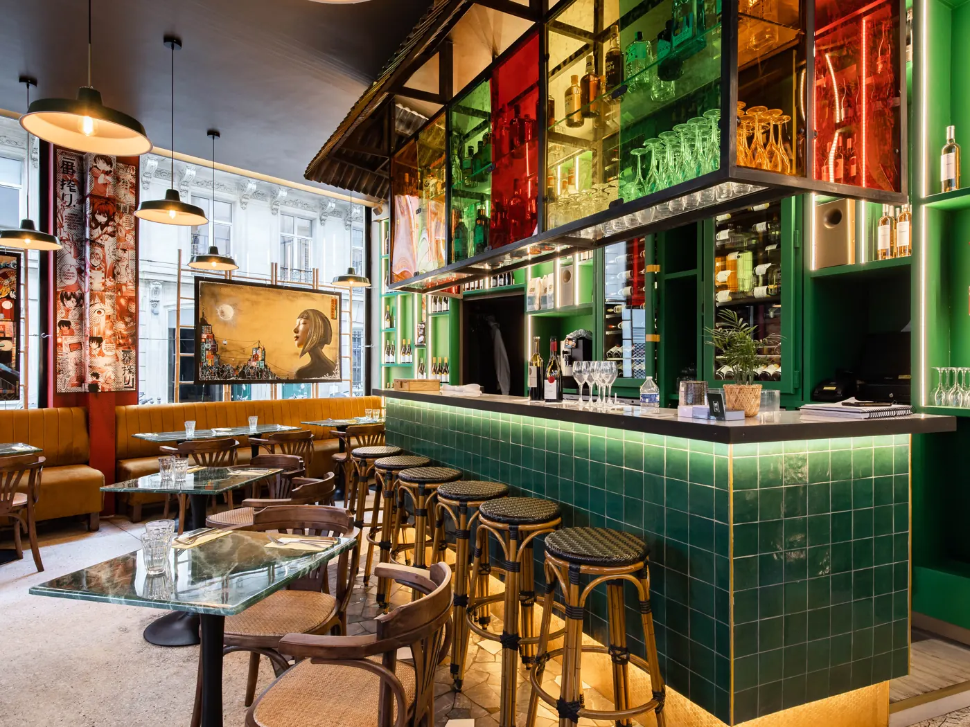 Le bar en faïence verte de Naï Naï